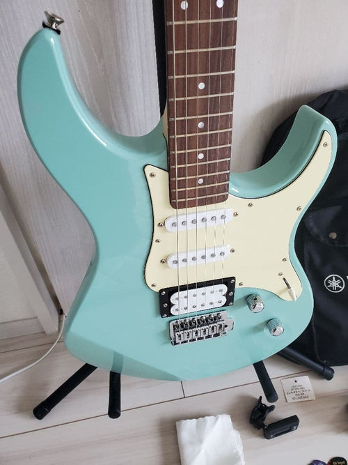 Yamaha Electric Guitars Pacifica 112V 8