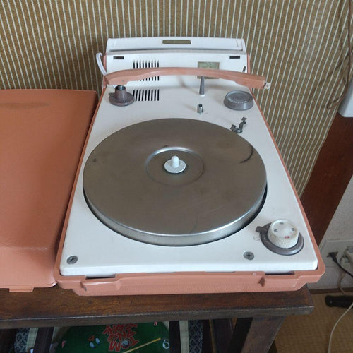 Record Players (Turntables)