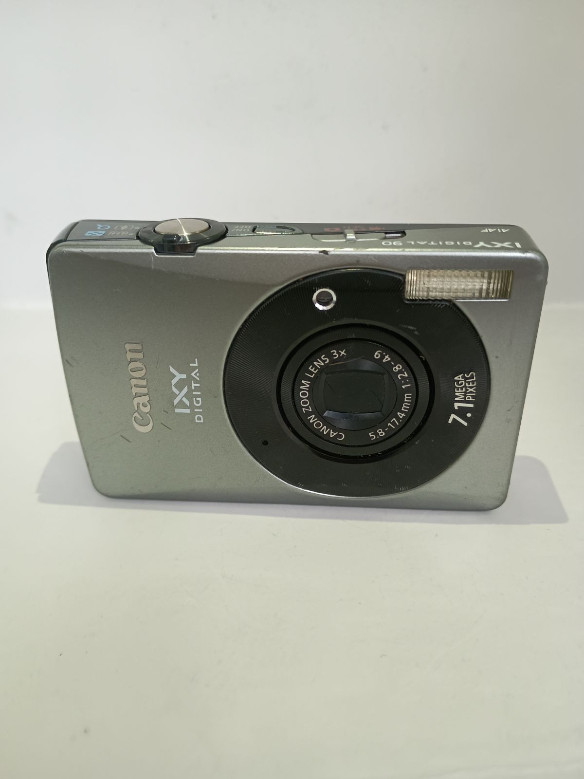 Compact Digital Camera 4886 Canon Ixy 90