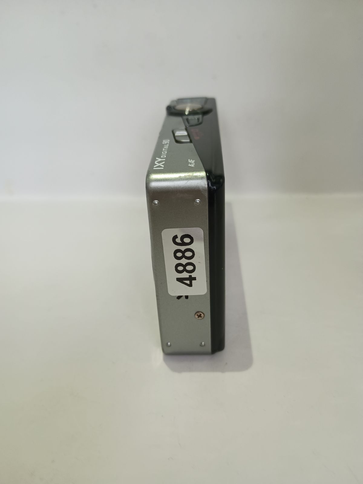 Compact Digital Camera 4886 Canon Ixy 90