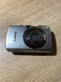 Compact Digital Camera 2393 Canon Ixy 800 Is