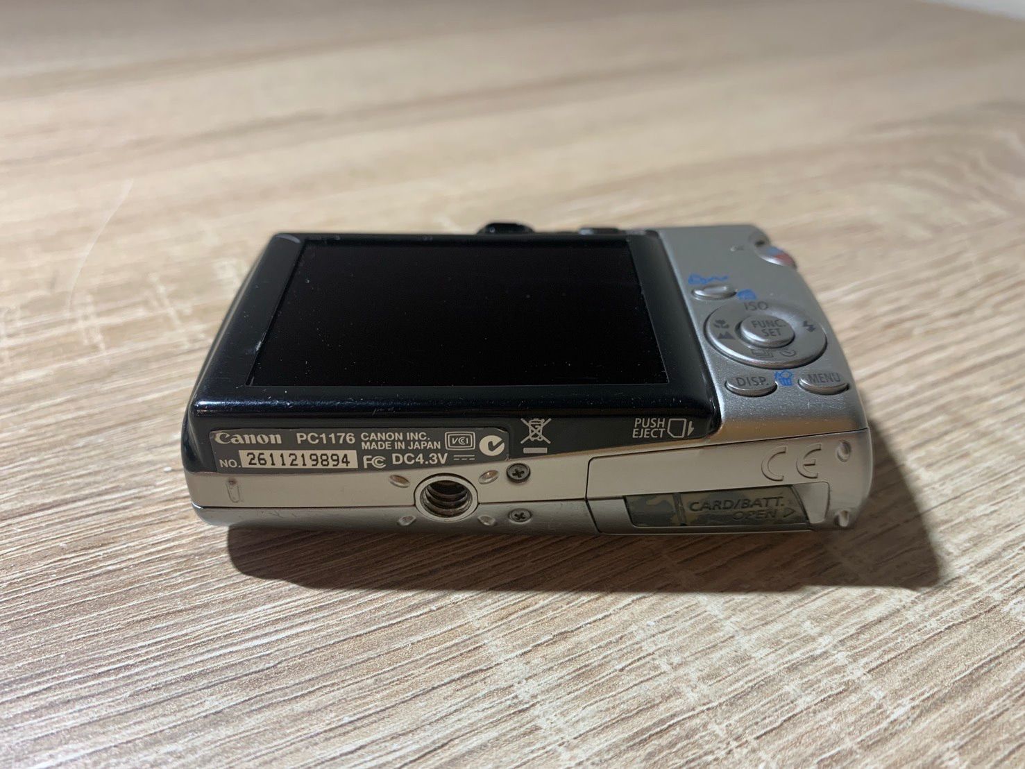 Compact Digital Camera 2393 Canon Ixy 800 Is