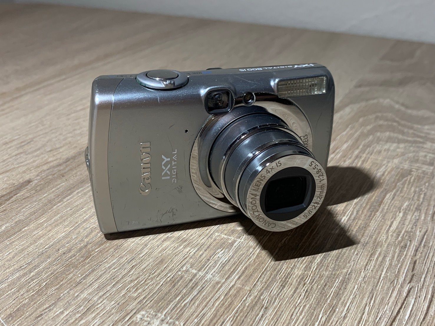 Compact Digital Camera 2393 Canon Ixy 800 Is