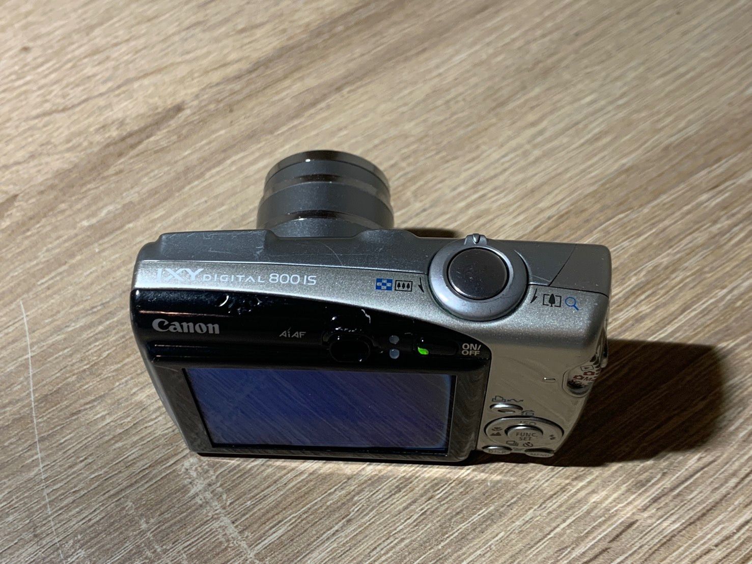 Compact Digital Camera 2393 Canon Ixy 800 Is