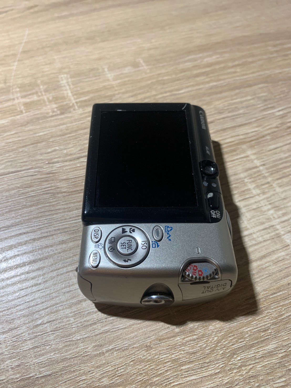 Compact Digital Camera 2393 Canon Ixy 800 Is