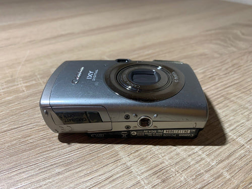Compact Digital Camera 2393 Canon Ixy 800 Is