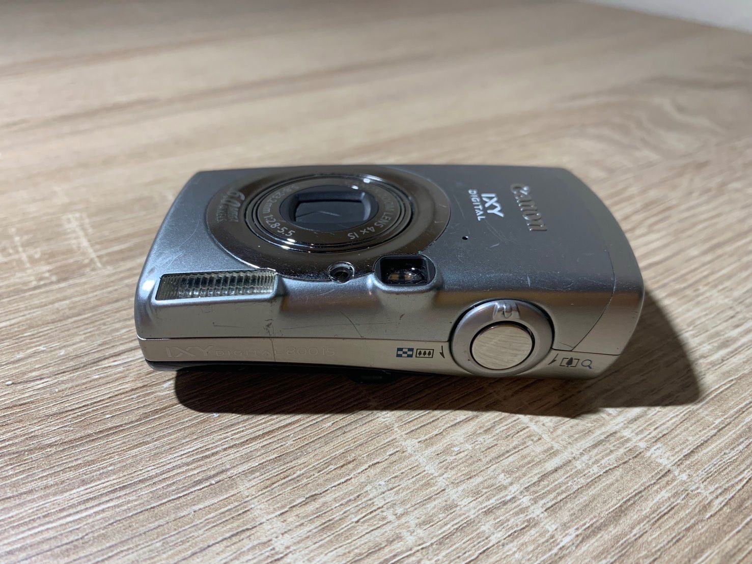 Compact Digital Camera 2393 Canon Ixy 800 Is