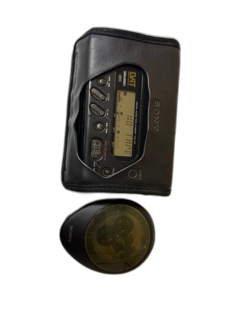 Sony Cassette Player Tcd-D8 Dat Mdr-E484