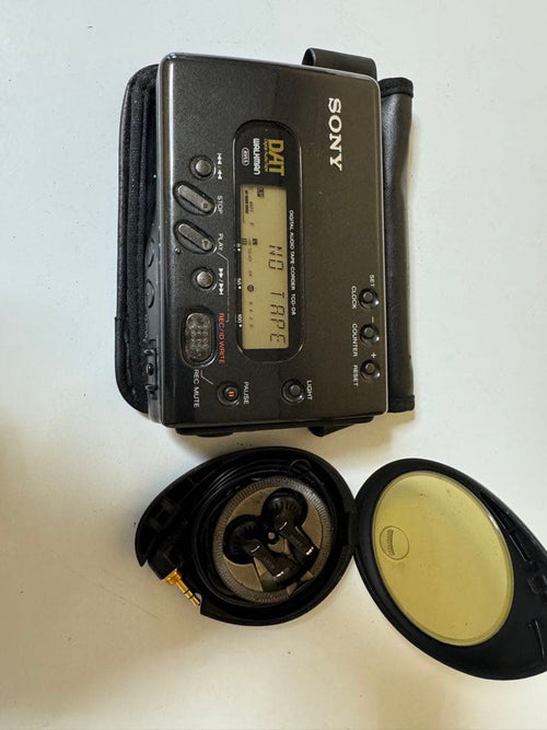 Sony Cassette Player Tcd-D8 Dat Mdr-E484