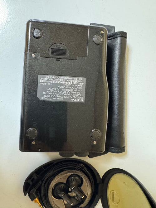 Sony Cassette Player Tcd-D8 Dat Mdr-E484