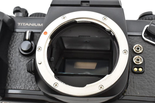 Pentax Slr Camera (Film) Lx Titanium