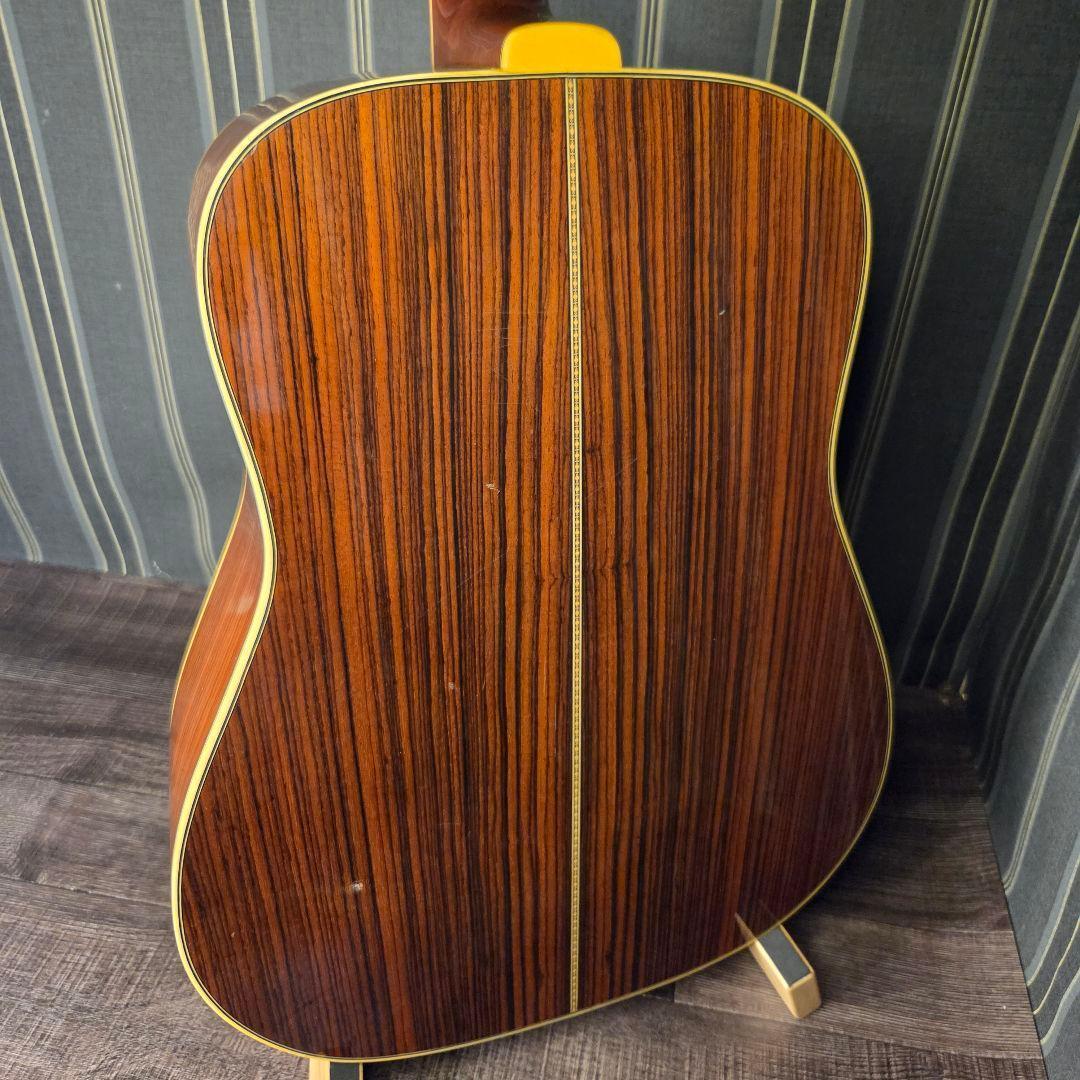 Yamaha Acoustic Guitars N-700