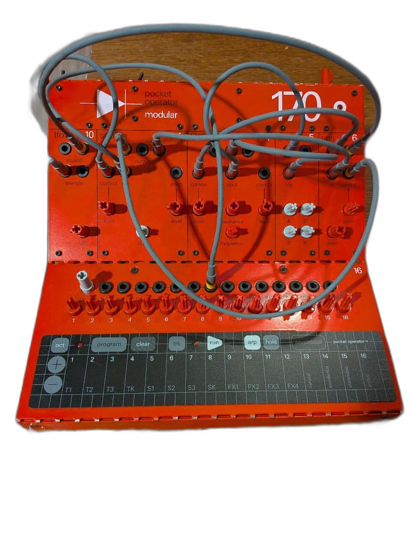 Analog Synthesizer Teenage Engineering Pom 170