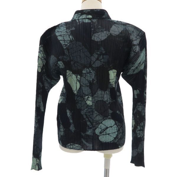 Issey Miyake Long Sleeve A