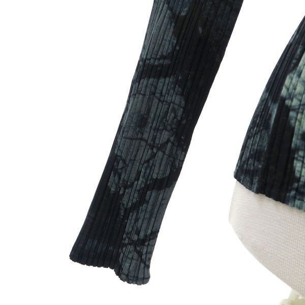 Issey Miyake Long Sleeve A