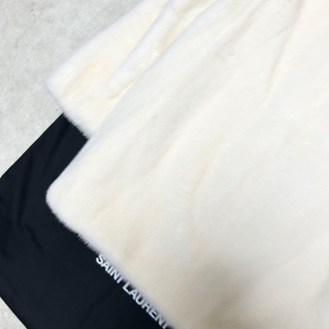 Abrigos de piel Saint Laurent París