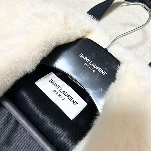 Abrigos de piel Saint Laurent París