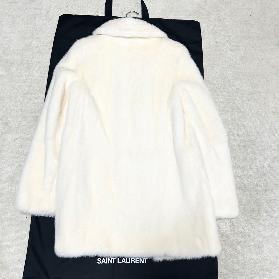 Abrigos de piel Saint Laurent París