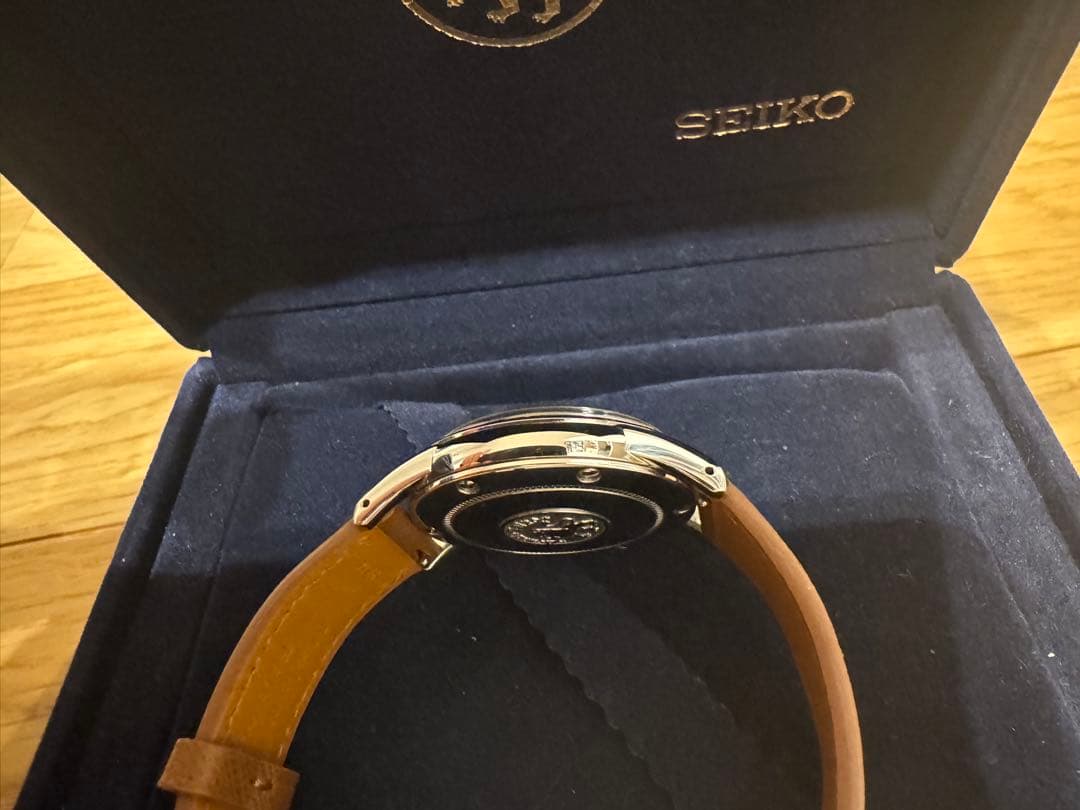 Grand Seiko Hand-Wound Watches Sbgw005