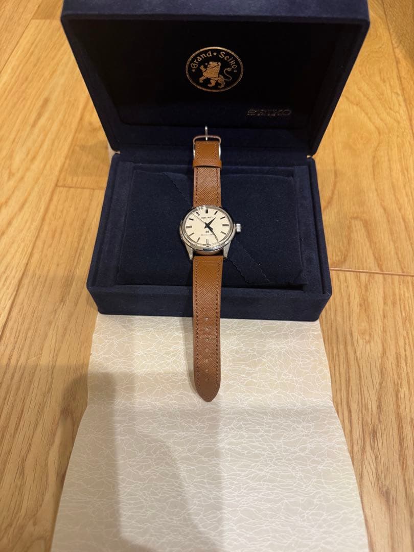 Grand Seiko Hand-Wound Watches Sbgw005
