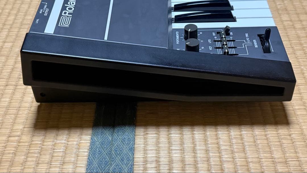 Roland Analog Synthesizers Juno-106