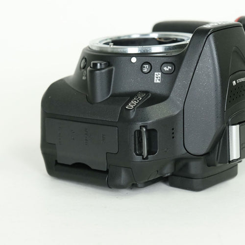 Nikon Digital Slr 4,480 D5300 F
