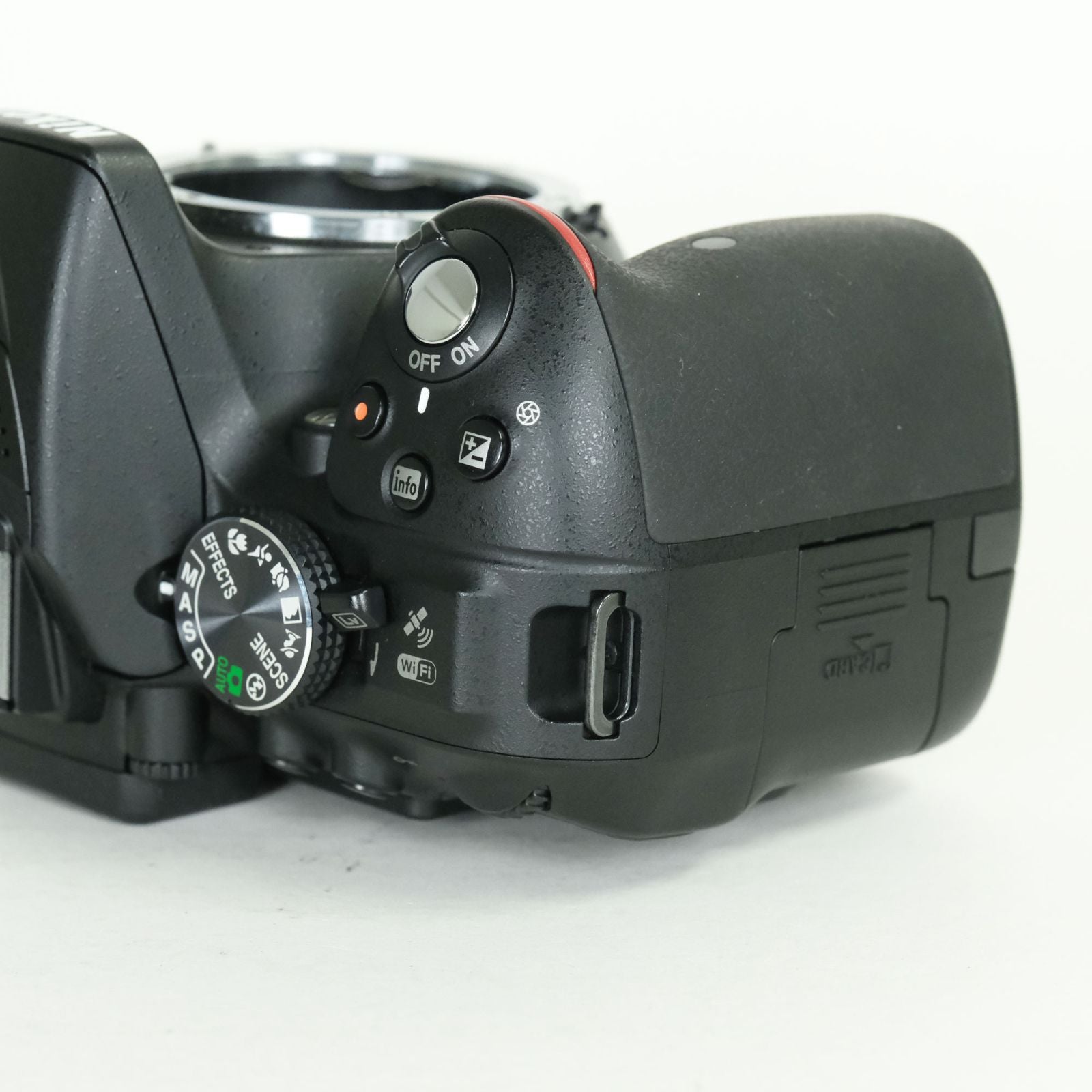 Nikon Digital Slr 4,480 D5300 F