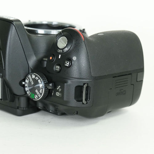 Nikon Digital Slr 4,480 D5300 F