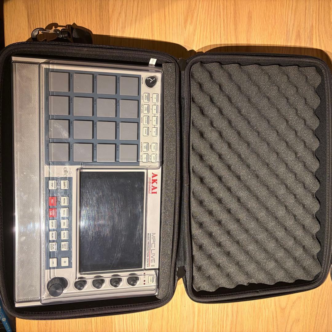 Akai Professional Samplers Mpc Live 2 Special Retro Edition