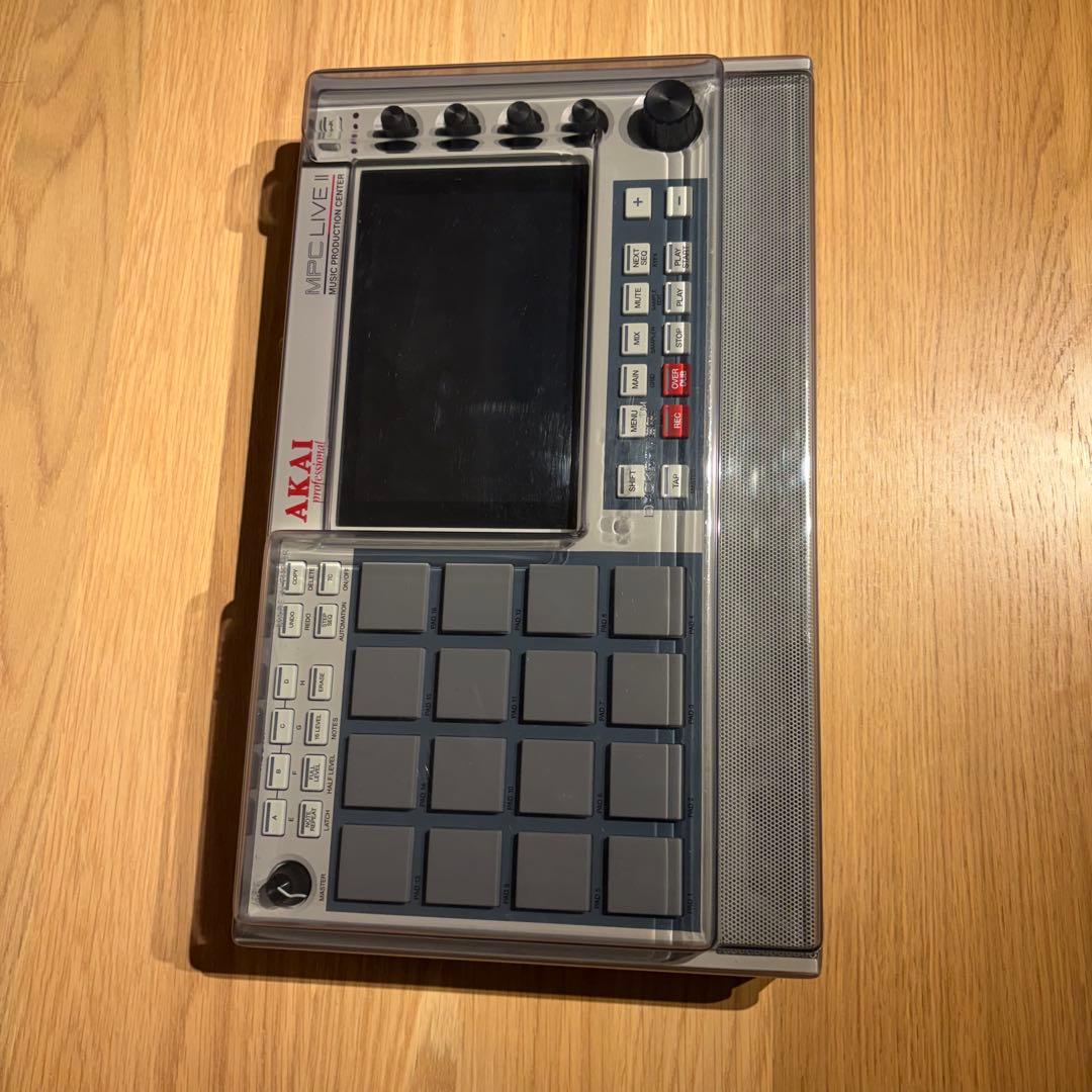Akai Professional Samplers Mpc Live 2 Special Retro Edition
