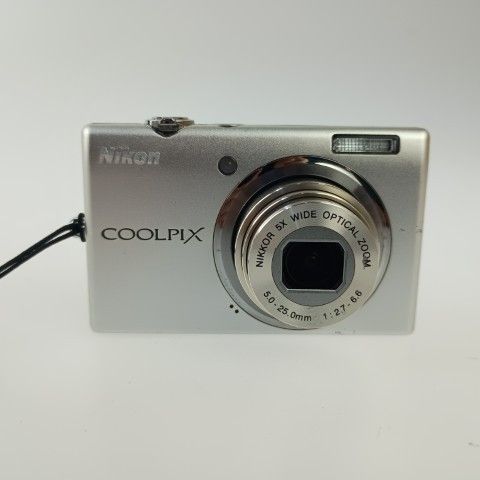 Nikon Compact Digital Camera Coolpix S570 Silver