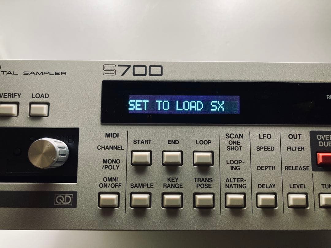 Hardware Instruments Akai S700