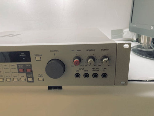 Hardware Instruments Akai S700