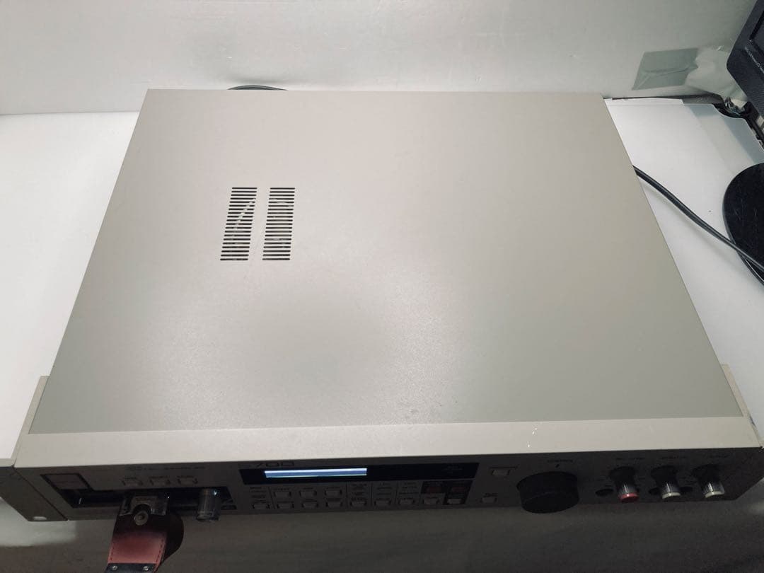 Hardware Instruments Akai S700