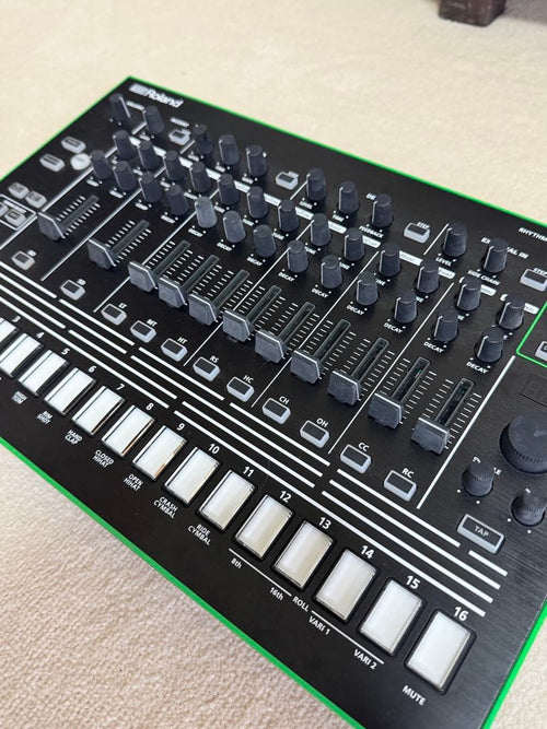 Roland Rhythm Machines Tr-8