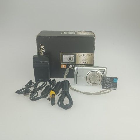 Fujifilm Compact Digital Camera Finepix F40Fd Silver