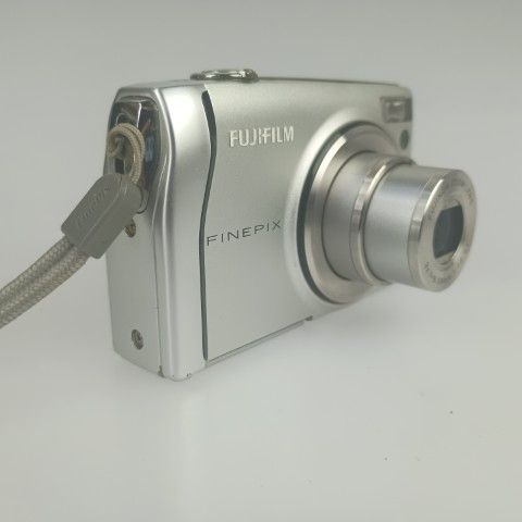 Fujifilm Compact Digital Camera Finepix F40Fd Silver