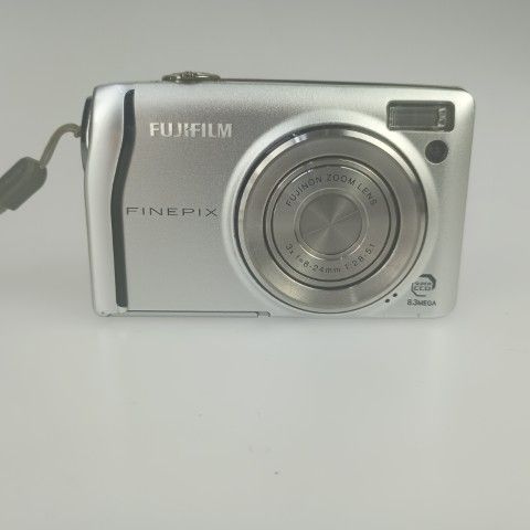 Fujifilm Compact Digital Camera Finepix F40Fd Silver