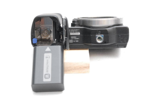 Sony Mirrorless Interchangeable Lips Nex-5/E 3.5-5.6 18-55Mm