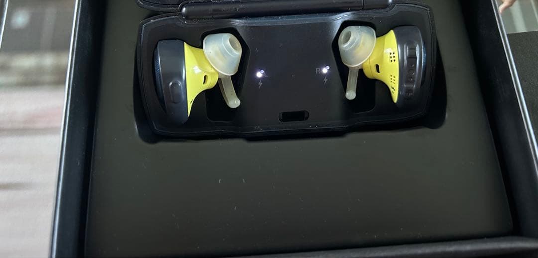 Bose Wireless Earphones Soundsport Free