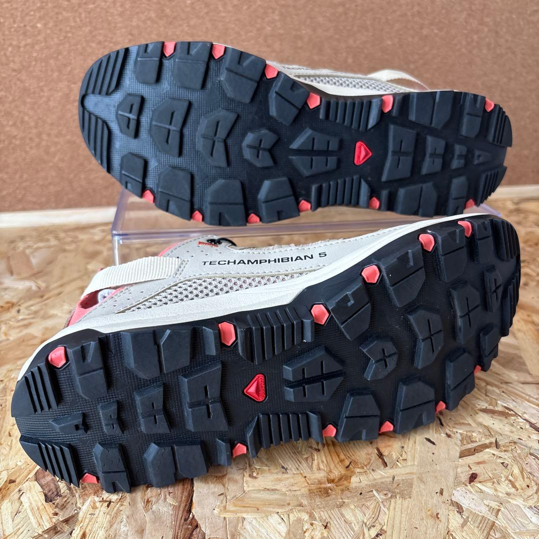 Salomon Sneakers 25.5