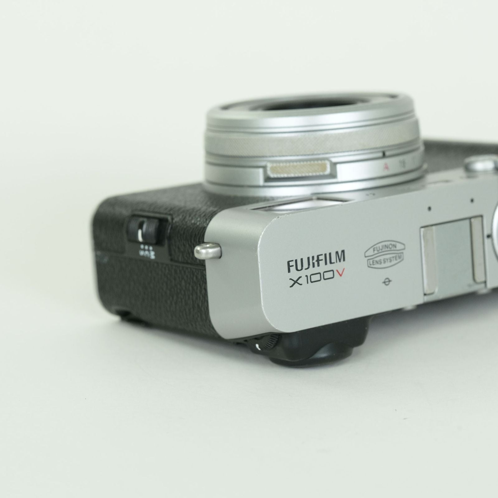 Fujifilm Compact Digital Camera 13,100 X100V