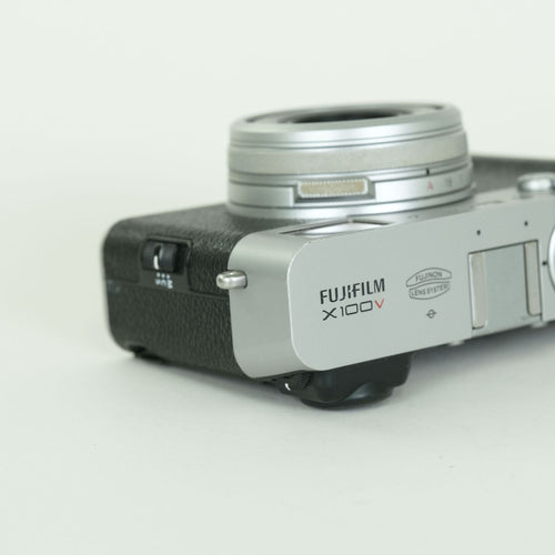Fujifilm Compact Digital Camera 13,100 X100V