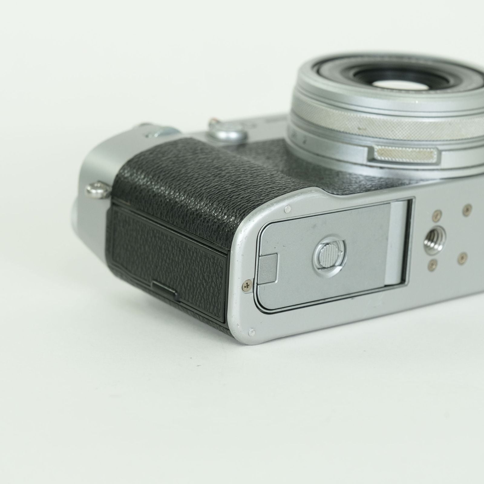 Fujifilm Compact Digital Camera 13,100 X100V