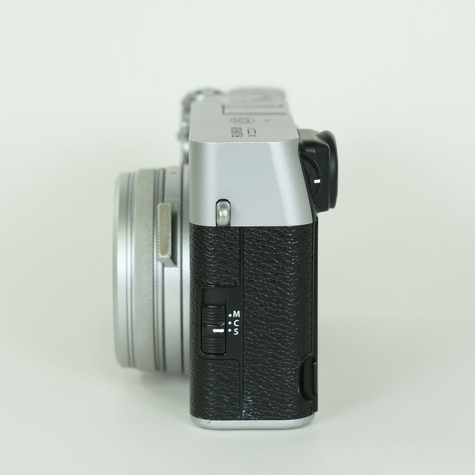 Fujifilm Compact Digital Camera 13,100 X100V