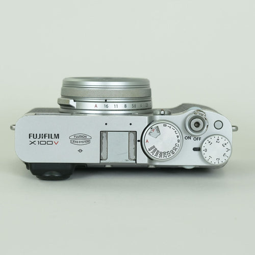Fujifilm Compact Digital Camera 13,100 X100V