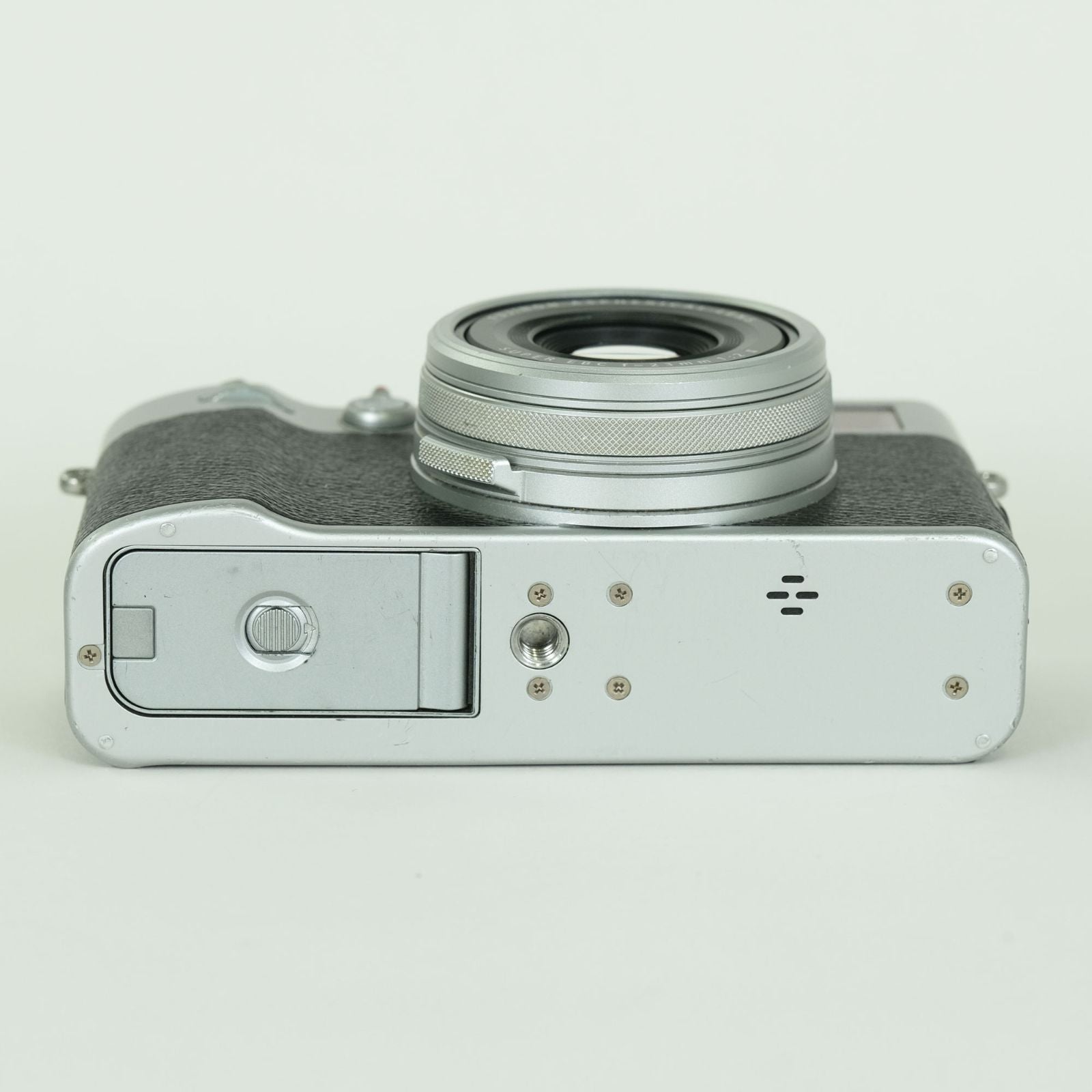 Fujifilm Compact Digital Camera 13,100 X100V