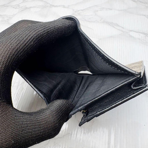 Gucci Bi-Fold Wallet 01 Pvc Bee Gg L1