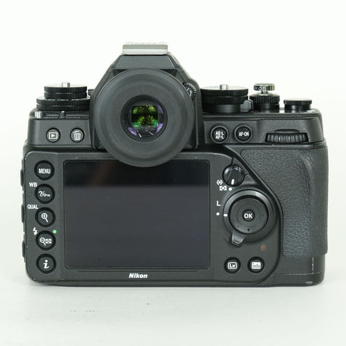 Nikon Digital Slr 44,160 Df F