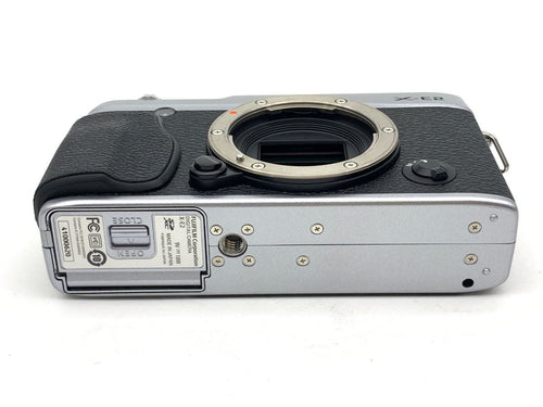 Mirrorless Interchangeable Lips X-E2